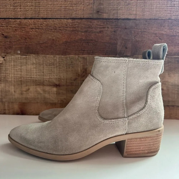 Dolce Vita Able Booties - Concrete Grey Suede - Picture 4 of 9